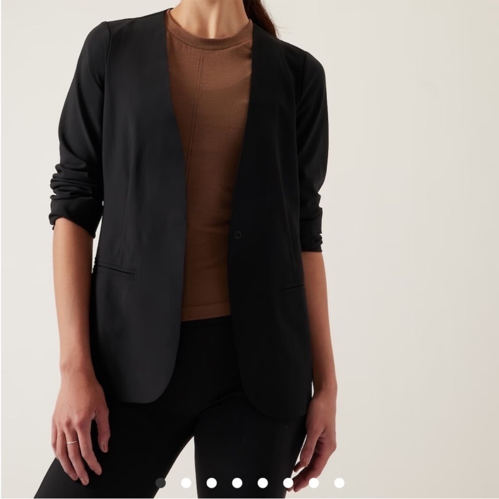Athleta AVENUE BLAZER Black Travel UPF Pockets Career Wrikle Resistant Sz 2